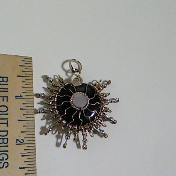 Nwot  Hard plastic charm with metal wire - Picture 3 of 6